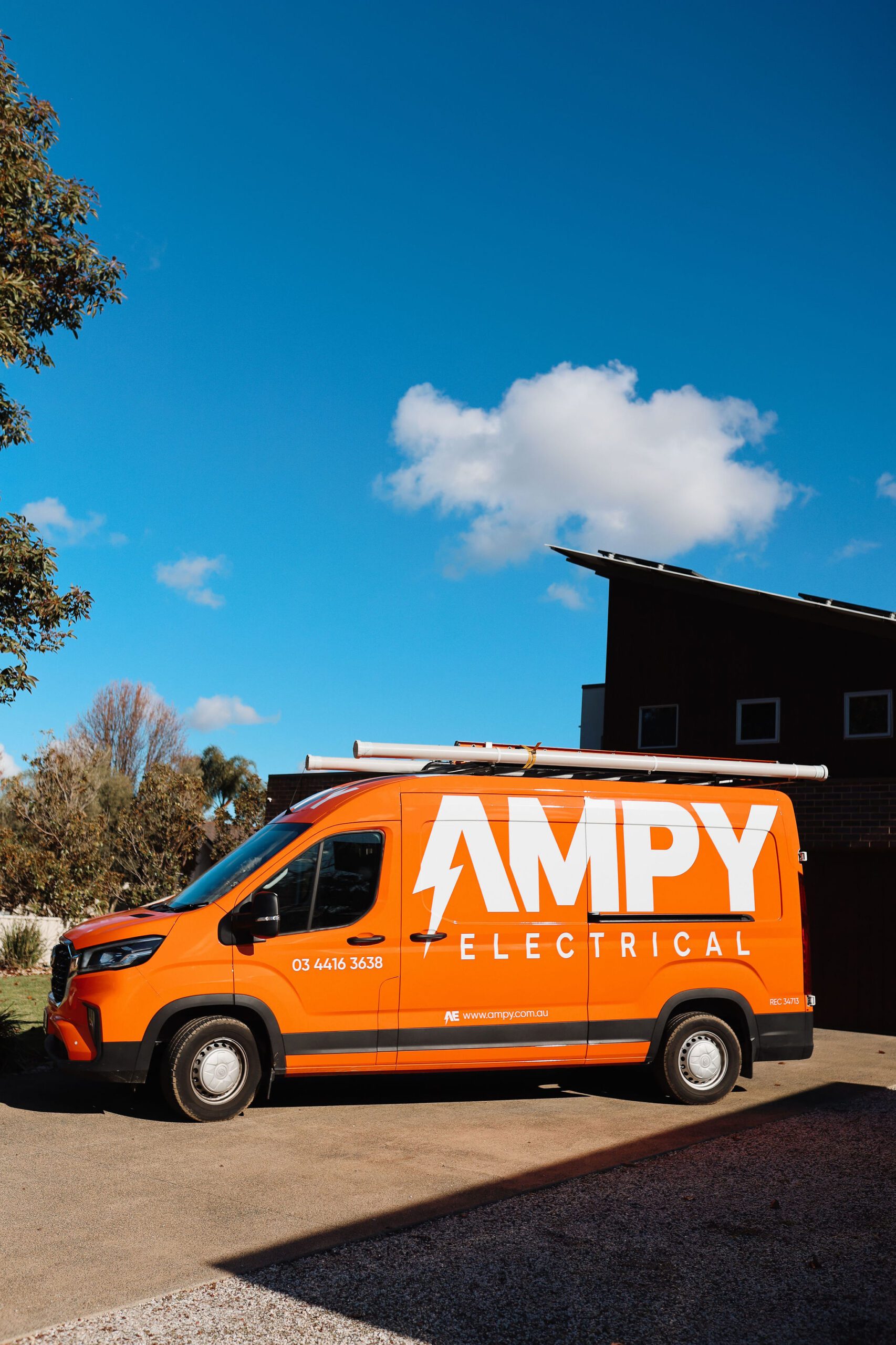 electricians bendigo vic Ampy van