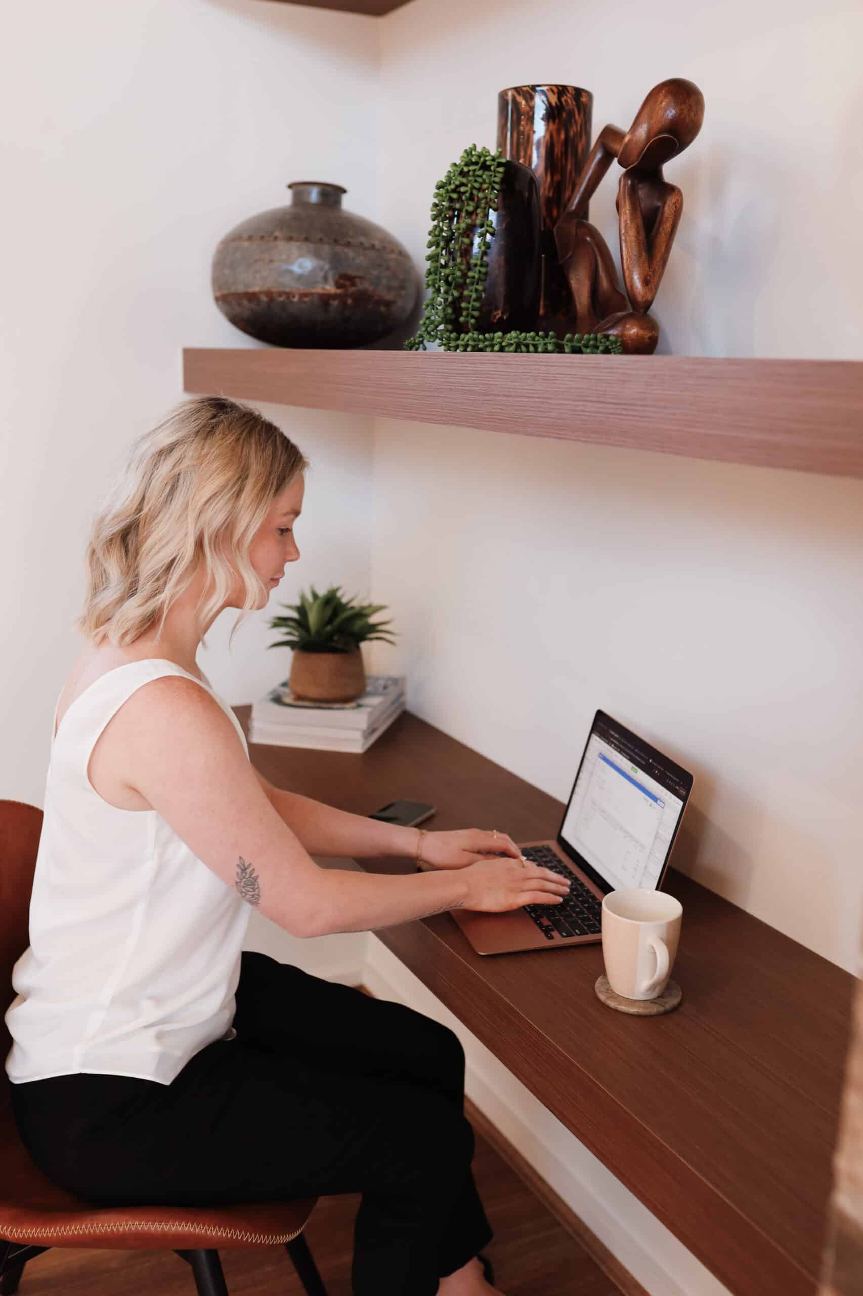 ampy electrician bendigo booking first phone call - Residential Electrician Bendigo